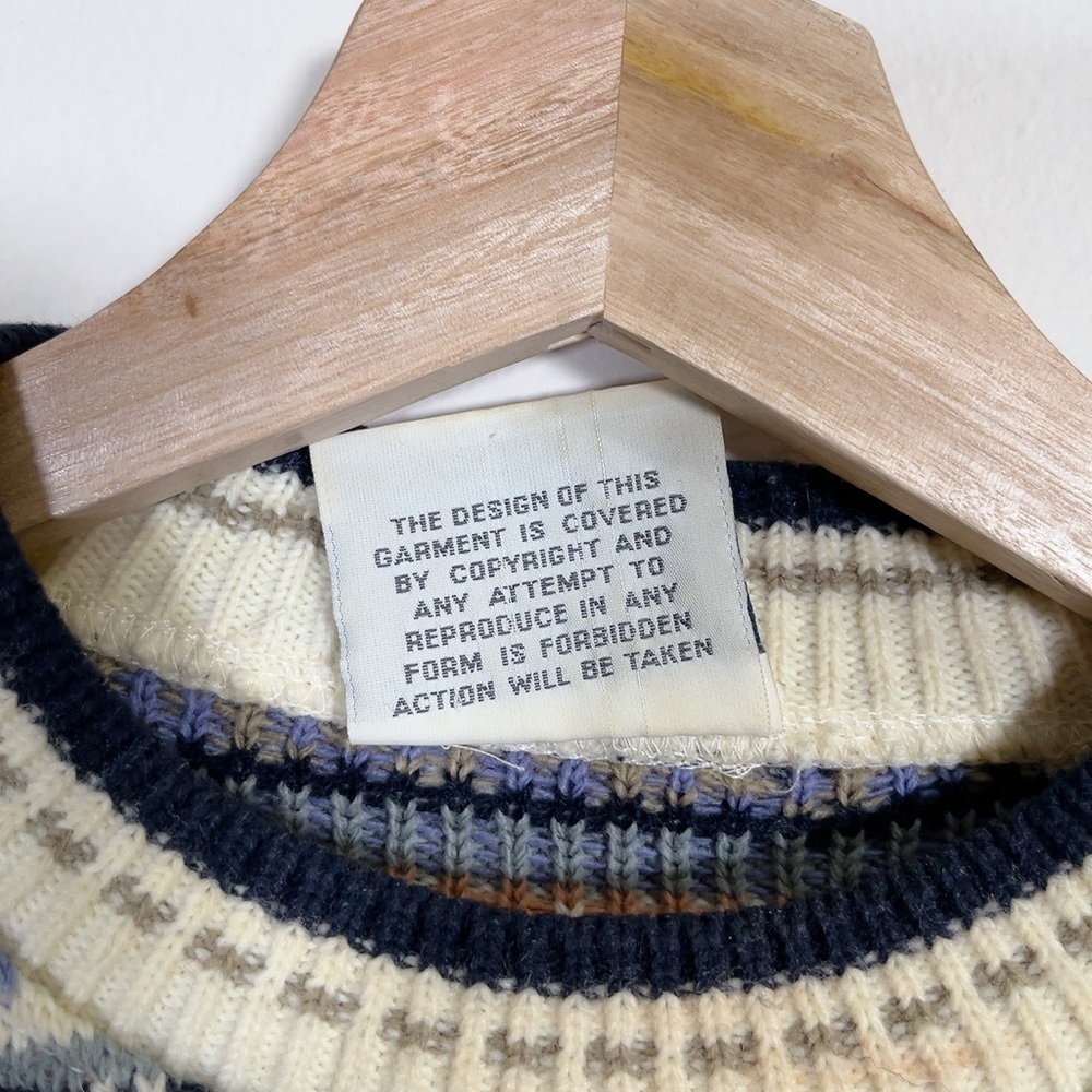 Men's Multicolor Patterned Sweater - Picture 11 of 16